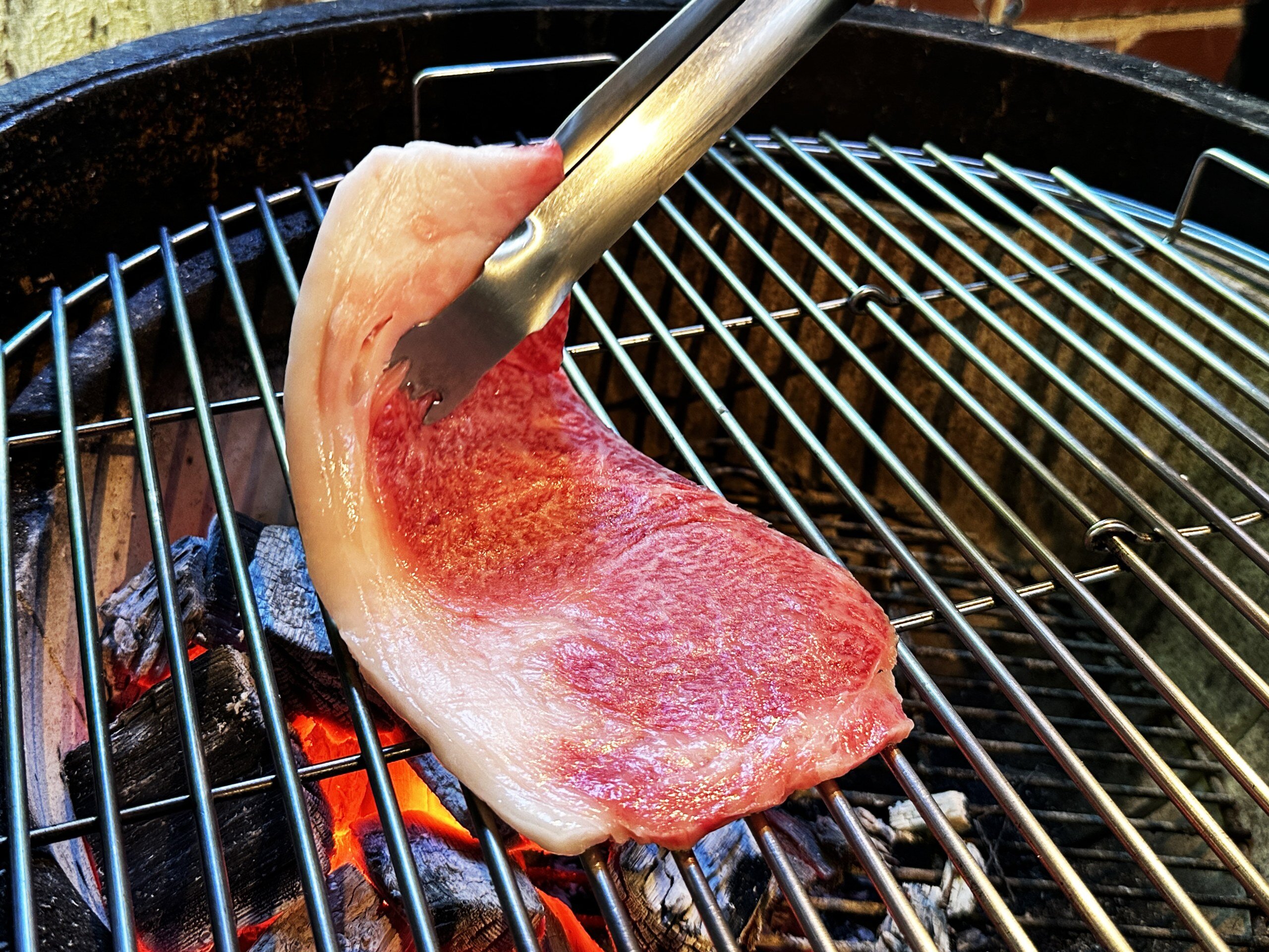 炭火のグリルで焼くブランド和牛｜甲州牛×近江牛 食べ比べBBQ